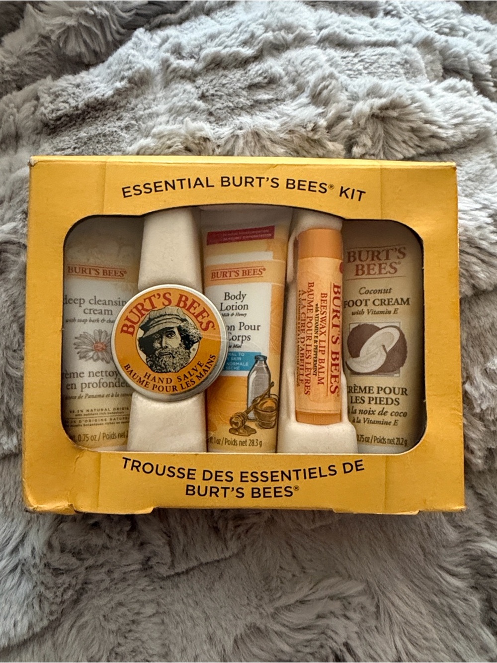 Burt's Bees Yellow Essential Bath & Body Moisturizer Kit